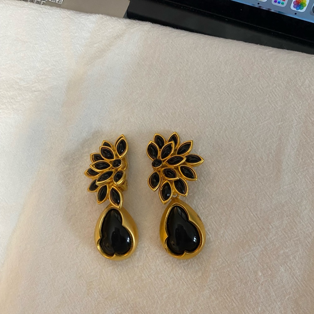 Gold Leaf Drop Earrings